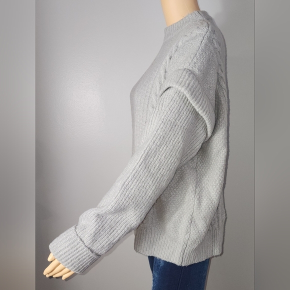 Elan Light Gray Cozy Knit Mock Neck Sweater Size Small - Picture 2 of 10
